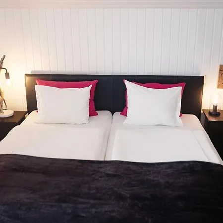 Kollinger Nyaraló *